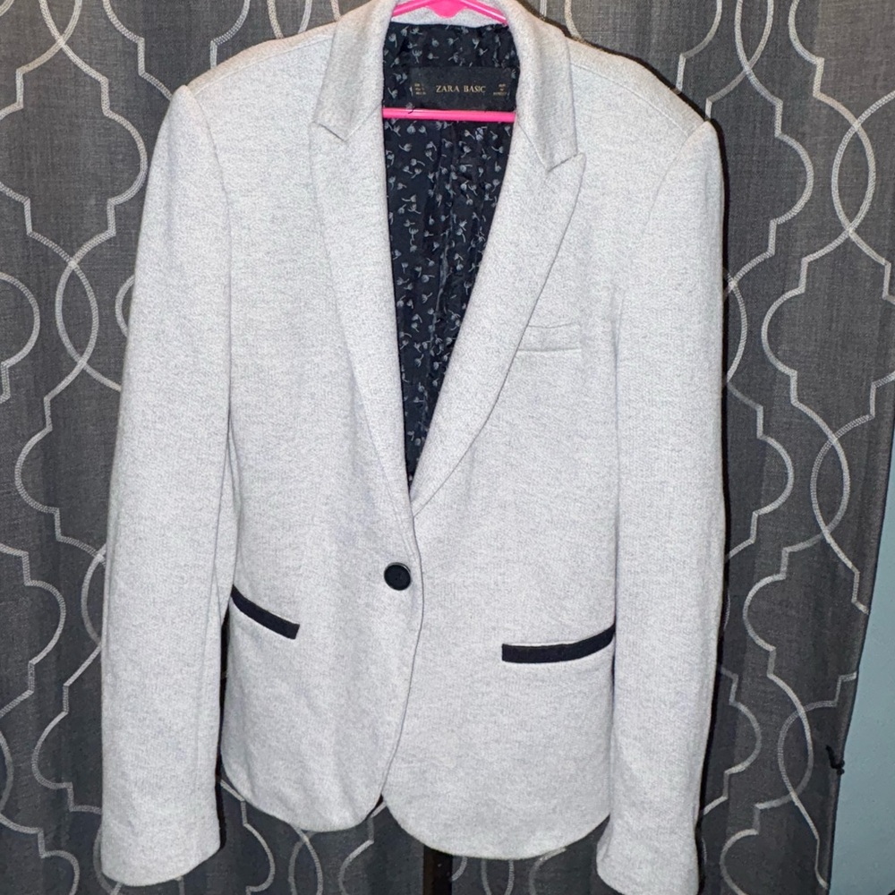 Zara Gray Sport Coat with Notched Lapels and Textured Fabric